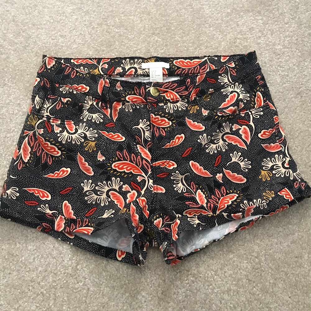 💫2/$20 H&M patterned cotton shorts